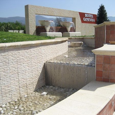 Hotel Ginevra 포지오마리노 외부 사진