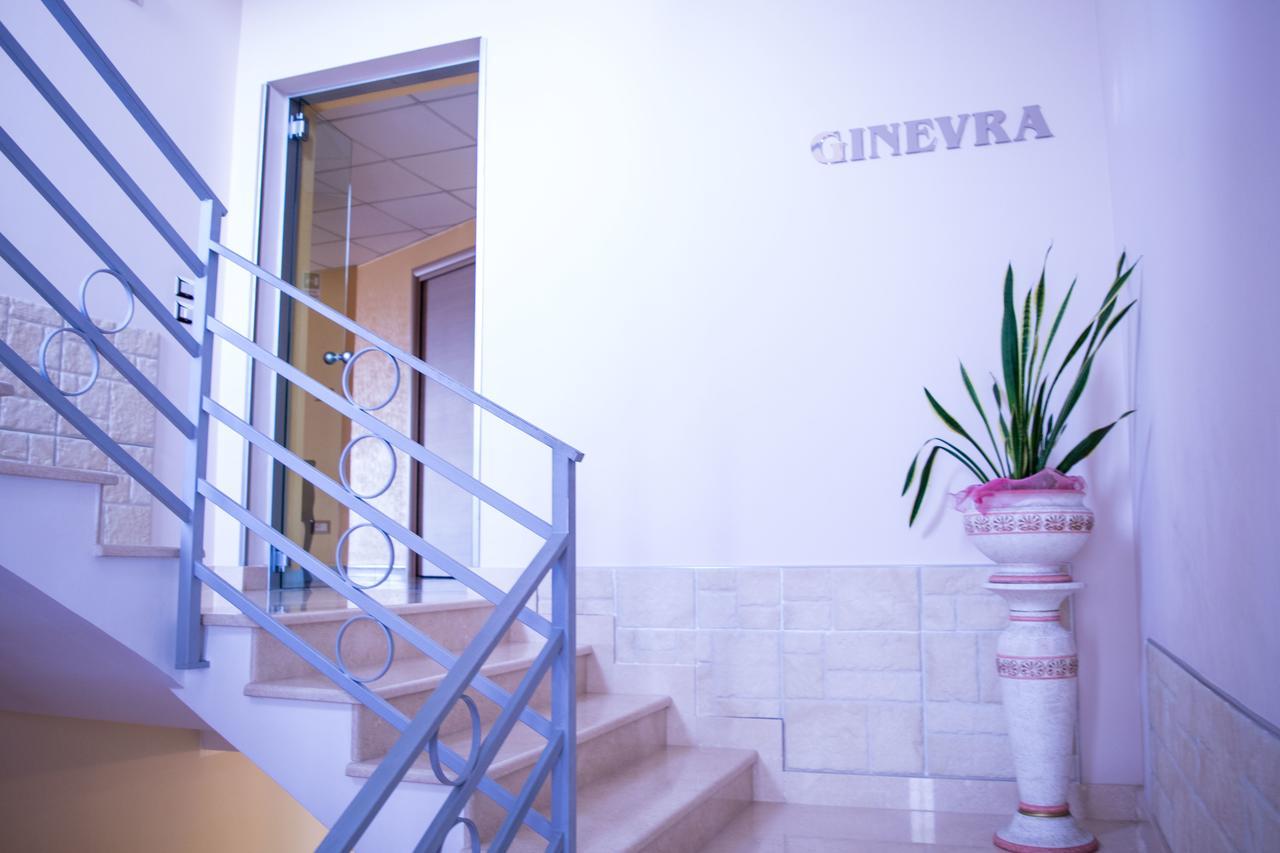 Hotel Ginevra 포지오마리노 외부 사진